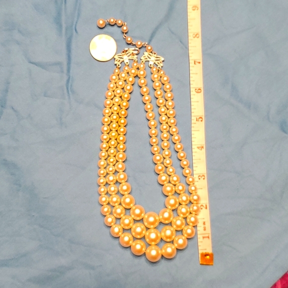 Vtg 3 strand pearl choker - Picture 3 of 3